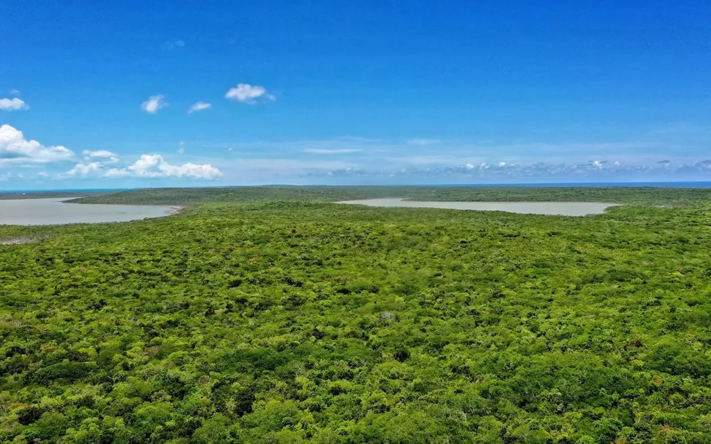 4 Acres, Port Howe Cat Island BS