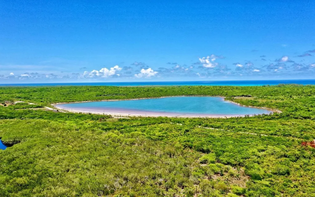 35 Acres, Port Howe Cat Island BS