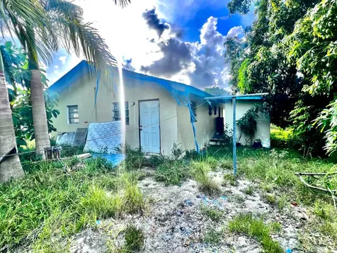 Carmichael Road Home New Providence Paradise Island BS