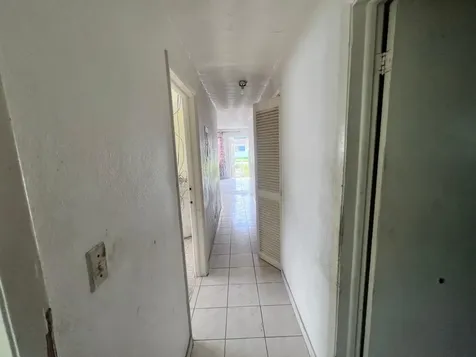 Carmichael Road Home New Providence Paradise Island BS