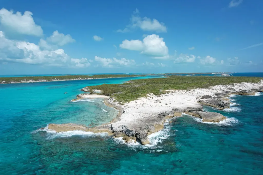 Little Majors Spot Cay Exuma BS