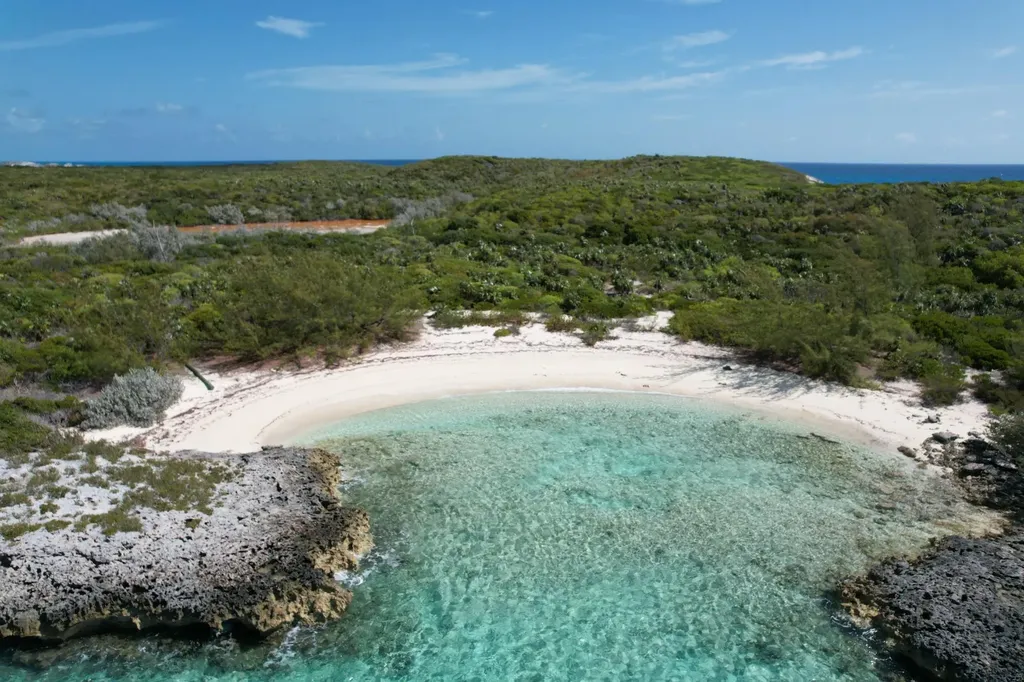 Little Majors Spot Cay Exuma BS
