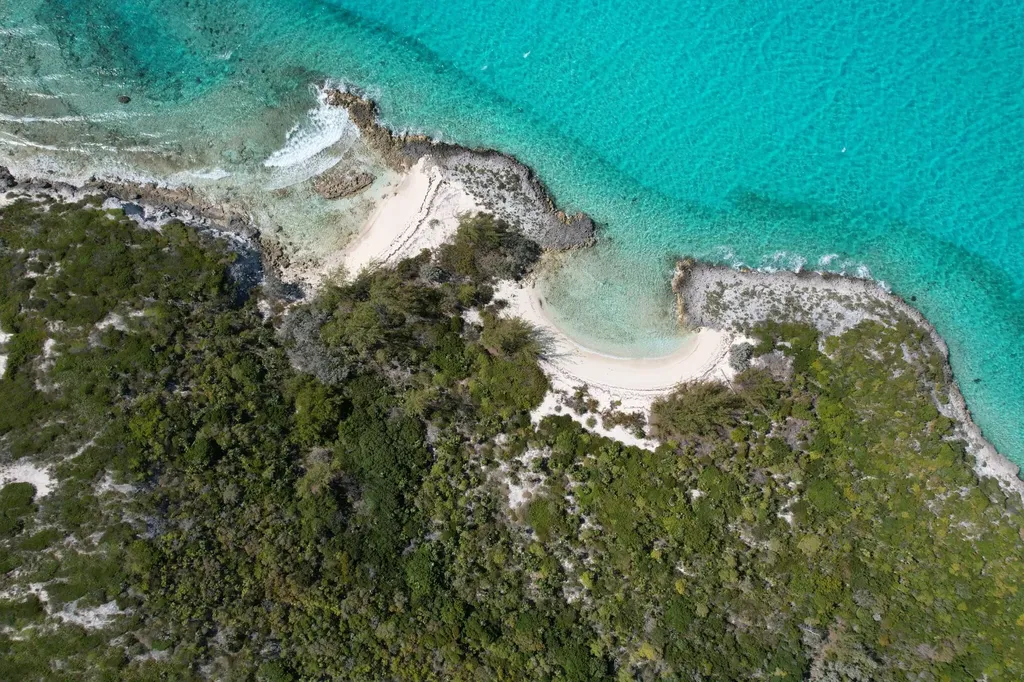 Little Majors Spot Cay Exuma BS