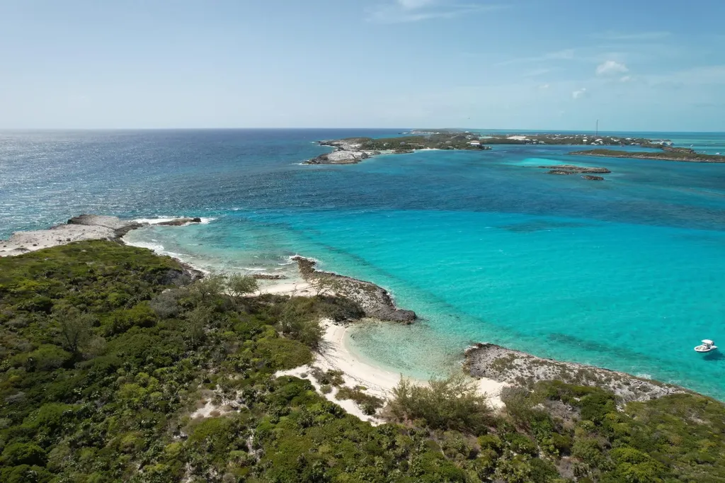 Little Majors Spot Cay Exuma BS