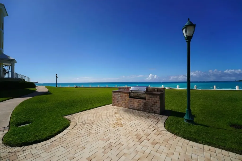 West Bay Street Bayroc New Providence Paradise Island BS