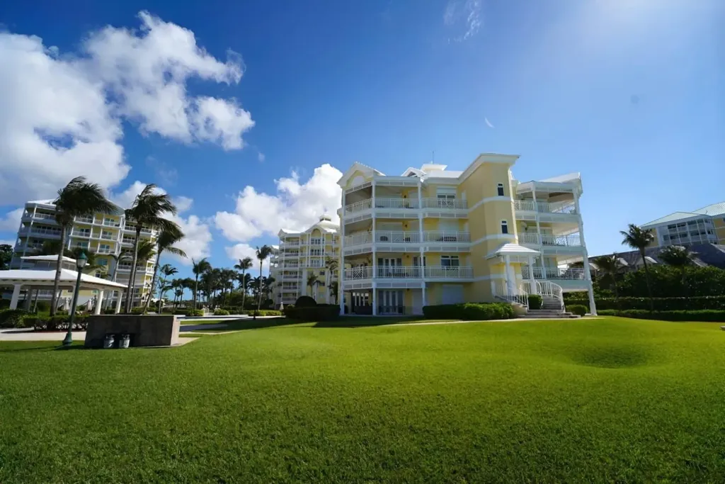 West Bay Street Bayroc New Providence Paradise Island BS