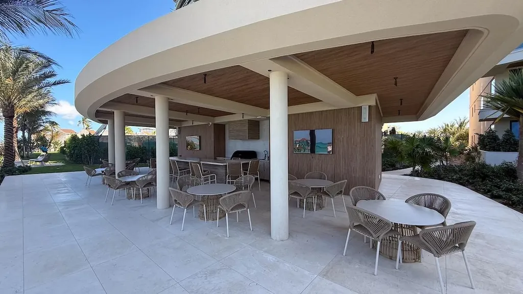Penthouse 2, Aqualina New Providence Paradise Island BS