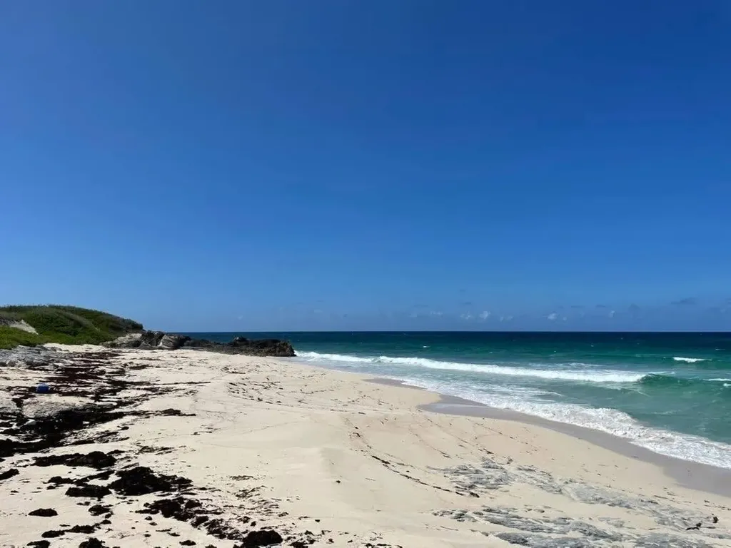 Holiday Beach Eleuthera BS