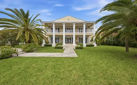 5 Gunport Boulevard Grand Bahama Freeport BS