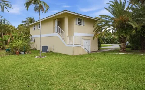 5 Gunport Boulevard Grand Bahama Freeport BS