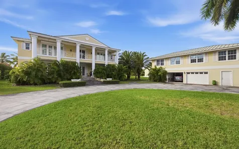 5 Gunport Boulevard Grand Bahama Freeport BS