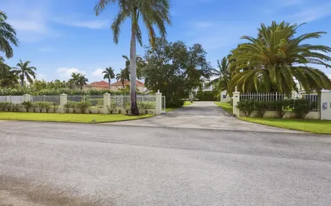 5 Gunport Boulevard Grand Bahama Freeport BS
