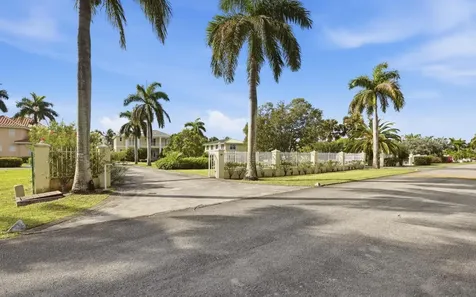5 Gunport Boulevard Grand Bahama Freeport BS