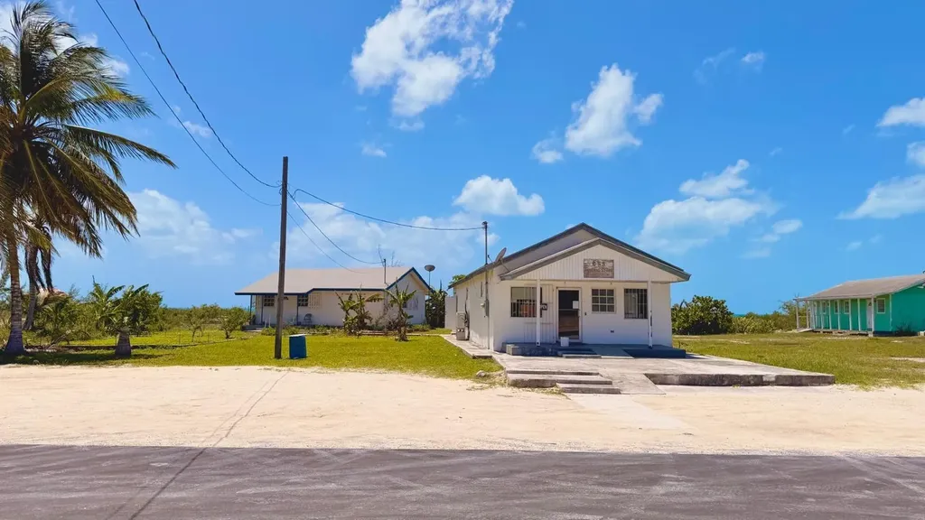 Canal Front Home Dumfries Cat Island BS