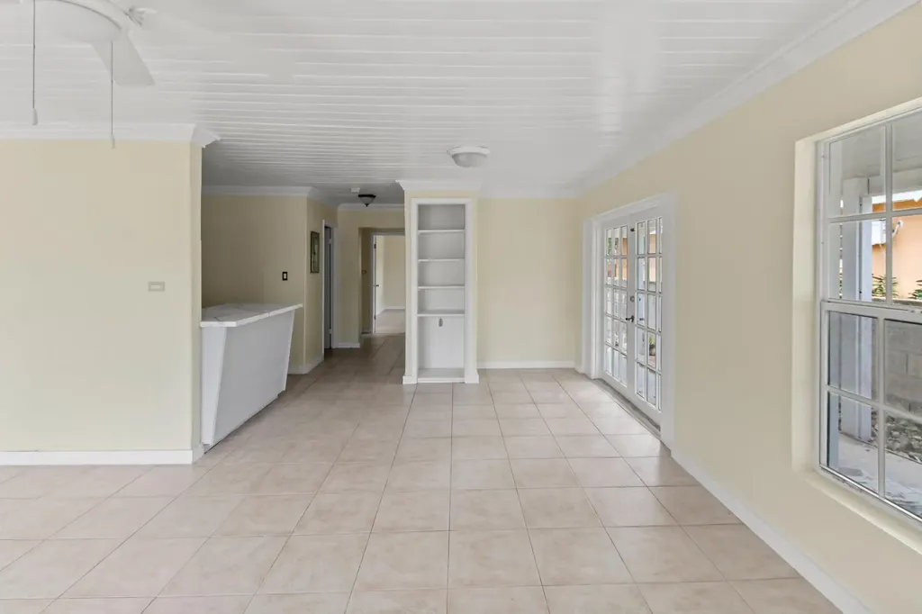 Eneas Avenue New Providence Paradise Island BS