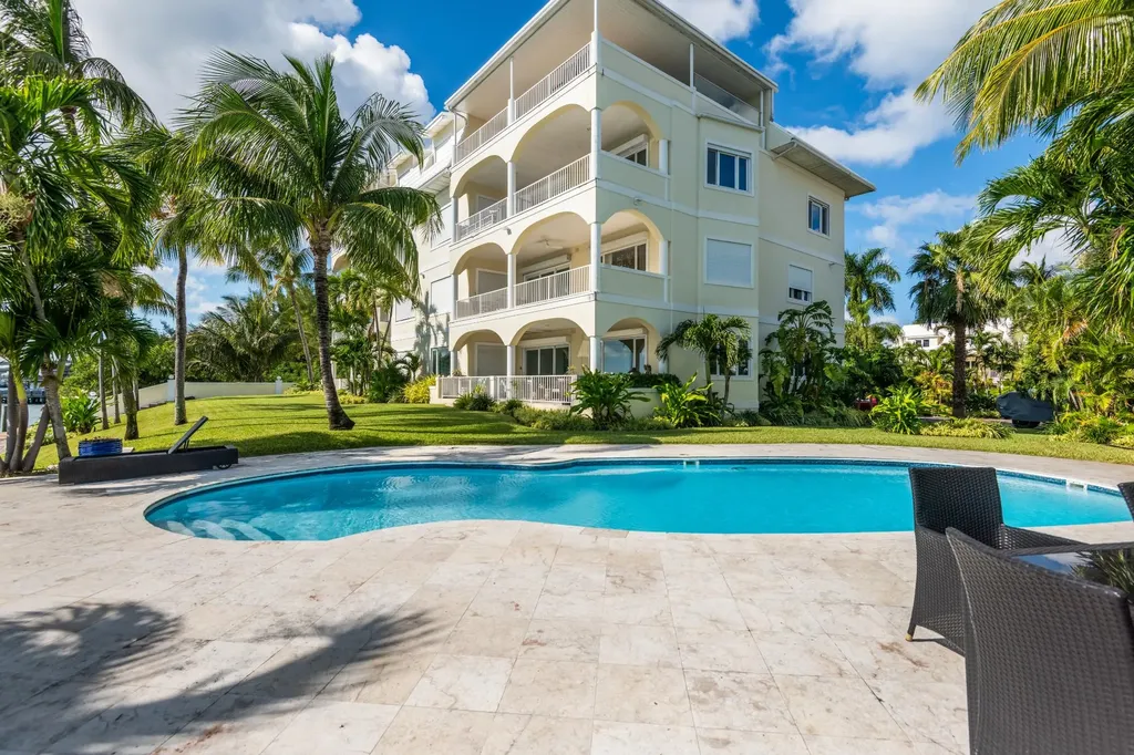 Paradise Island Yolanda New Providence Paradise Island BS