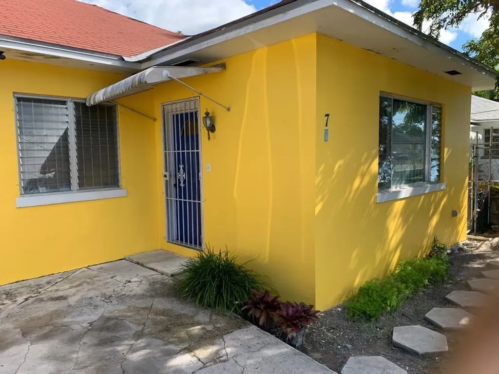 Lot # 17 West Court Cente 7 New Providence Paradise Island BS