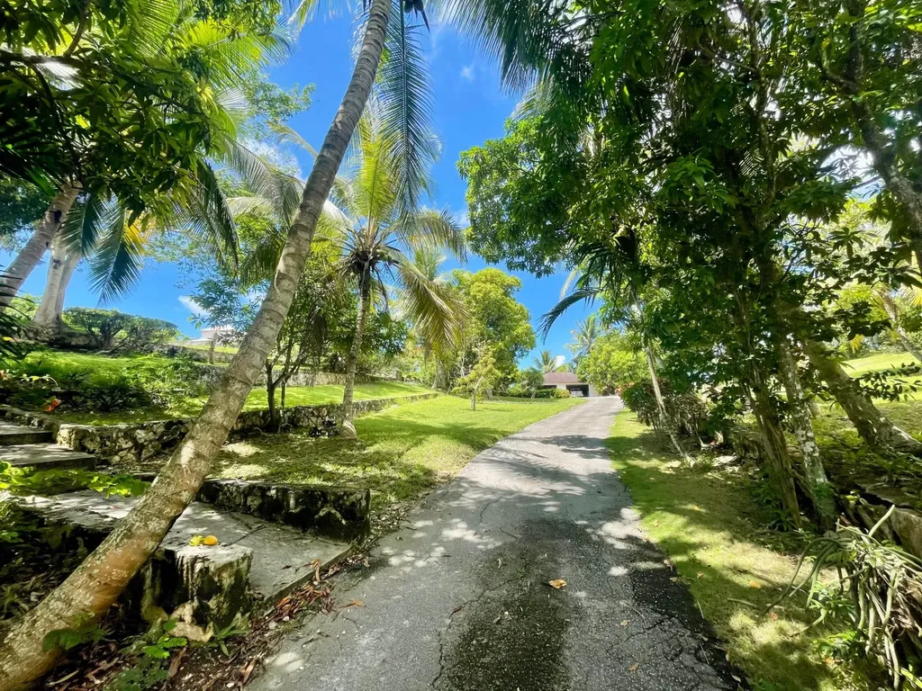 Hillside Park Road 8 New Providence Paradise Island BS