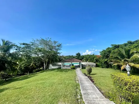 Hillside Park Road 8 New Providence Paradise Island BS