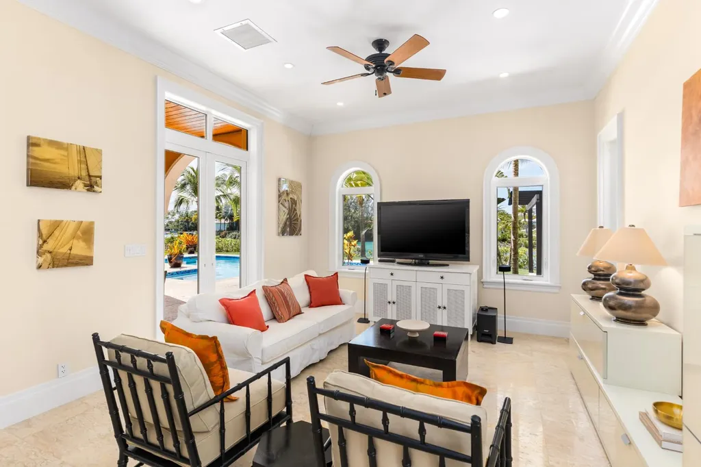 Old Fort Bay New Providence Paradise Island BS