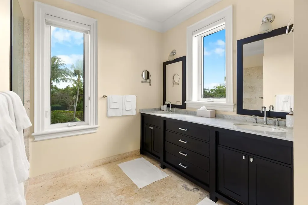 Old Fort Bay New Providence Paradise Island BS