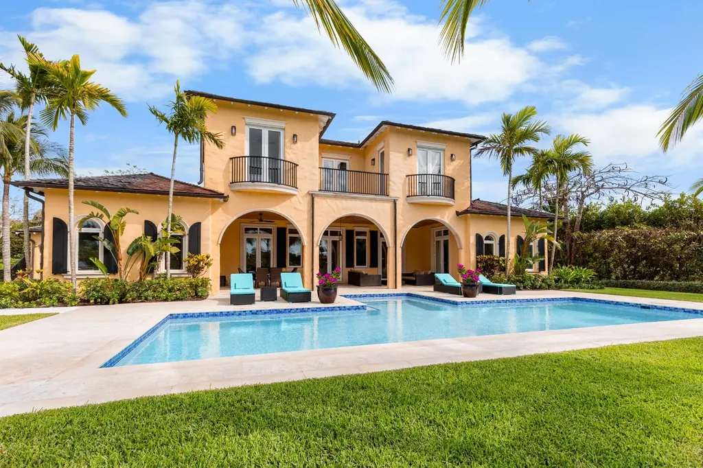 Old Fort Bay New Providence Paradise Island BS