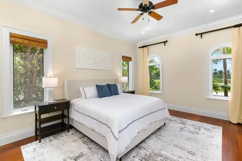 Old Fort Bay New Providence Paradise Island BS