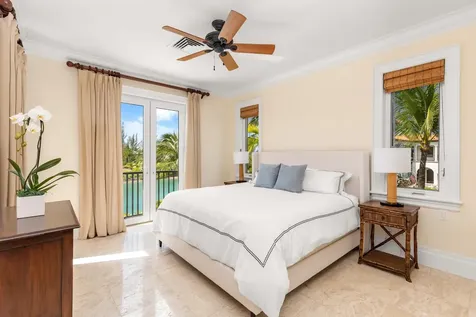Old Fort Bay New Providence Paradise Island BS