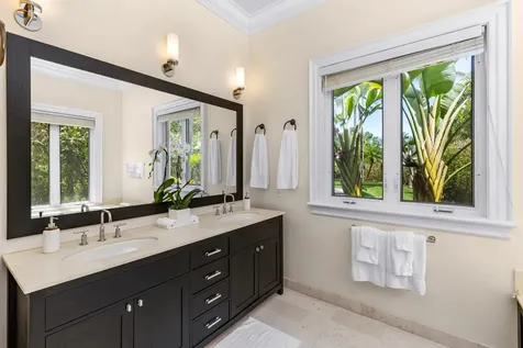 Old Fort Bay New Providence Paradise Island BS