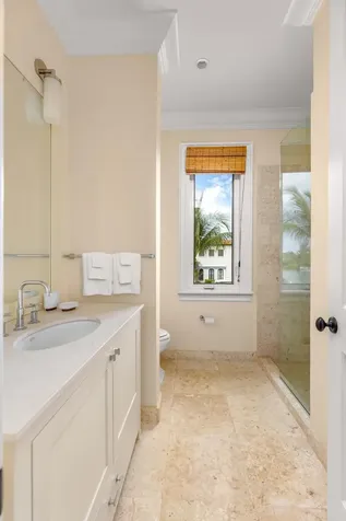 Old Fort Bay New Providence Paradise Island BS