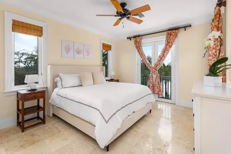 Old Fort Bay New Providence Paradise Island BS