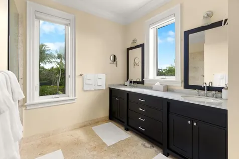 Old Fort Bay New Providence Paradise Island BS