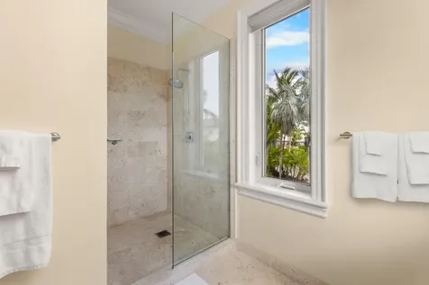 Old Fort Bay New Providence Paradise Island BS