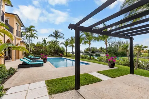 Old Fort Bay New Providence Paradise Island BS