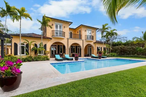 Old Fort Bay New Providence Paradise Island BS