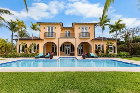 Old Fort Bay New Providence Paradise Island BS