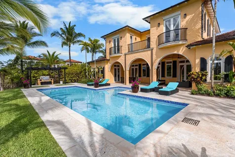 Old Fort Bay New Providence Paradise Island BS
