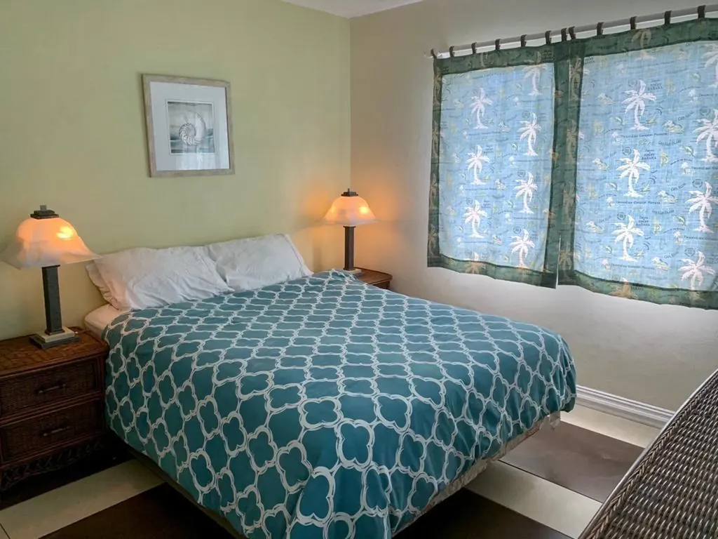 Town Court New Providence Paradise Island BS