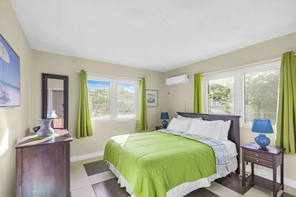 Town Court New Providence Paradise Island BS