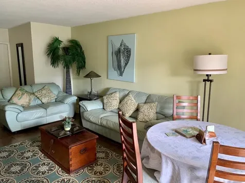 Town Court New Providence Paradise Island BS