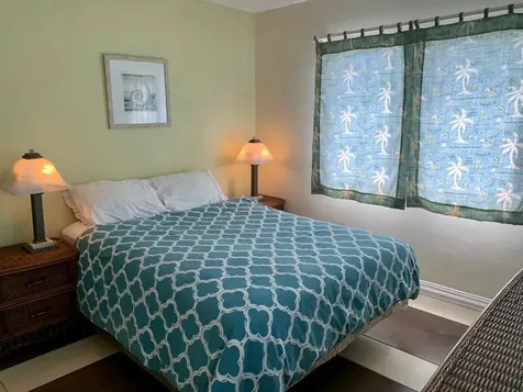 Town Court New Providence Paradise Island BS