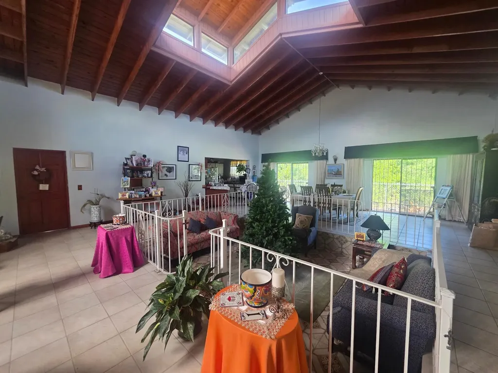 Peter Avenue & Stephens C New Providence Paradise Island BS
