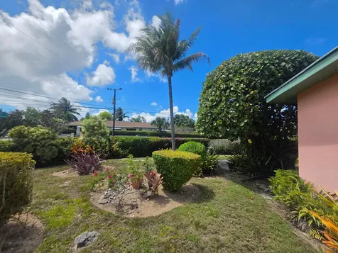 Peter Avenue & Stephens C New Providence Paradise Island BS