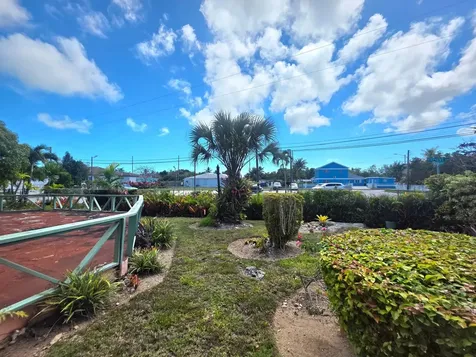 Peter Avenue & Stephens C New Providence Paradise Island BS
