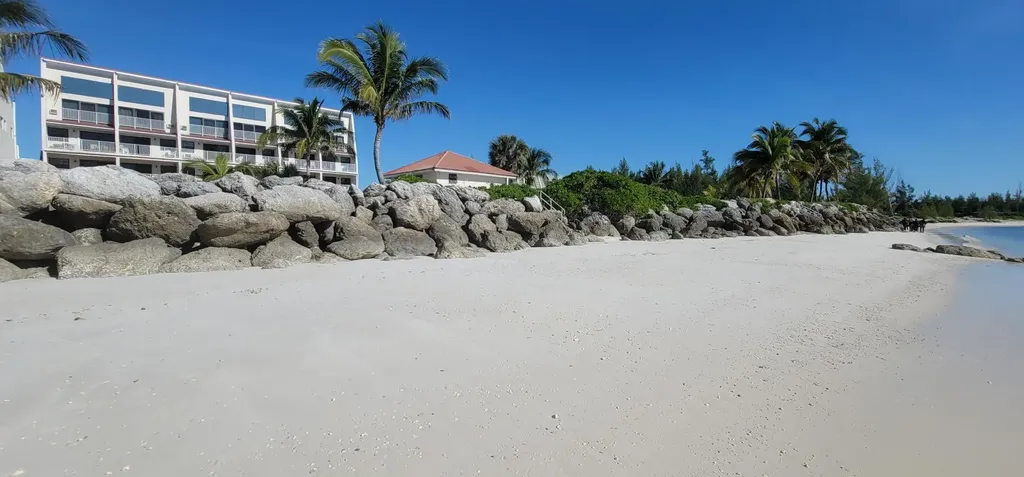 Cannes Village Condominiu Grand Bahama Freeport BS