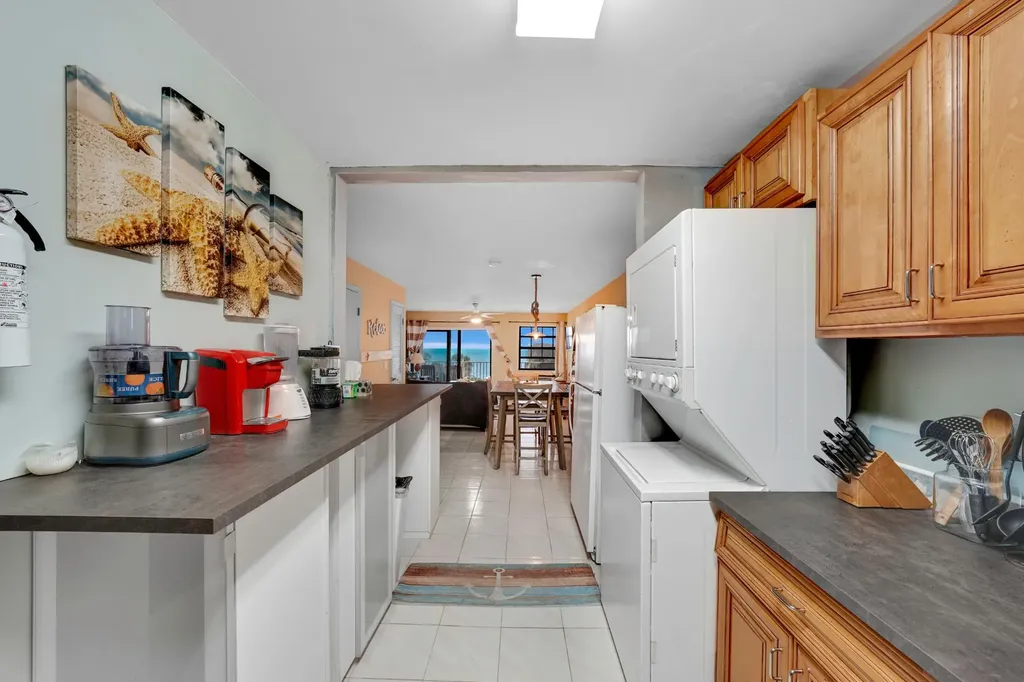 Cannes Village Condominiu Grand Bahama Freeport BS