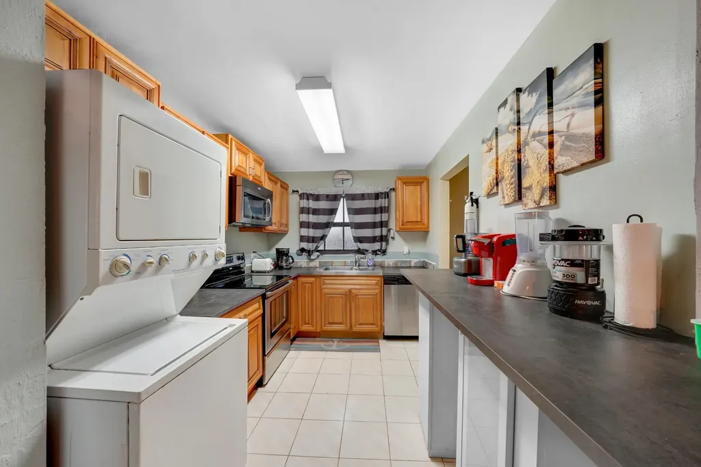Cannes Village Condominiu Grand Bahama Freeport BS