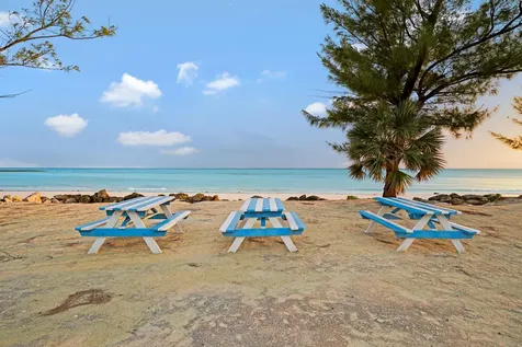Cannes Village Condominiu Grand Bahama Freeport BS