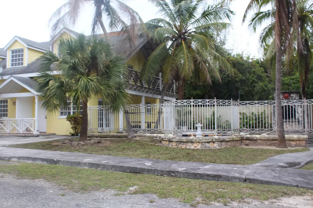 Country Club Estates New Providence Paradise Island BS