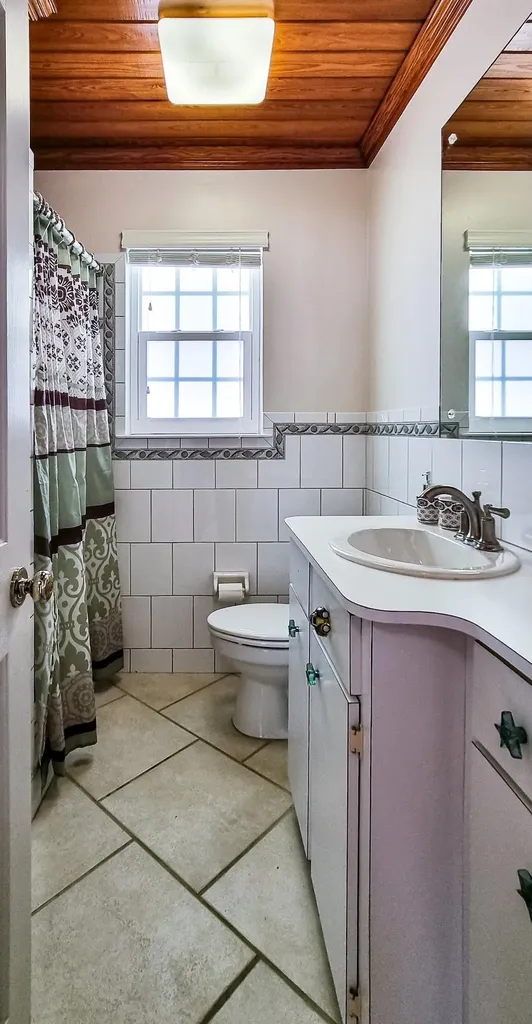 18th Street, Spanish Well Eleuthera BS
